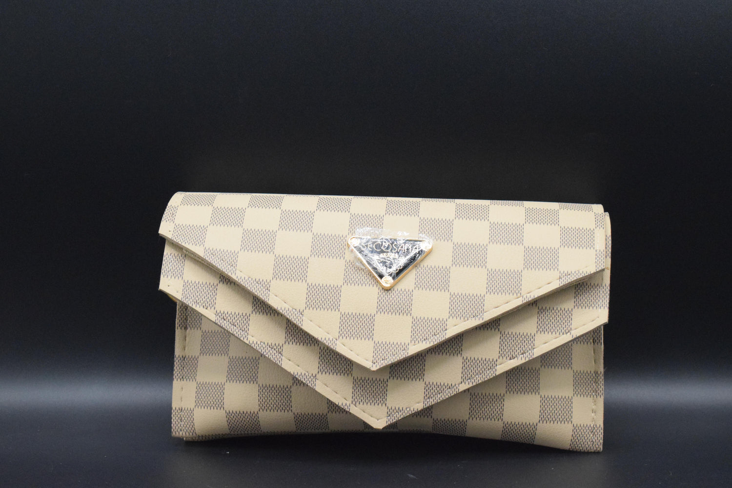Shop Envelope hand Clutches at 4Feetstores